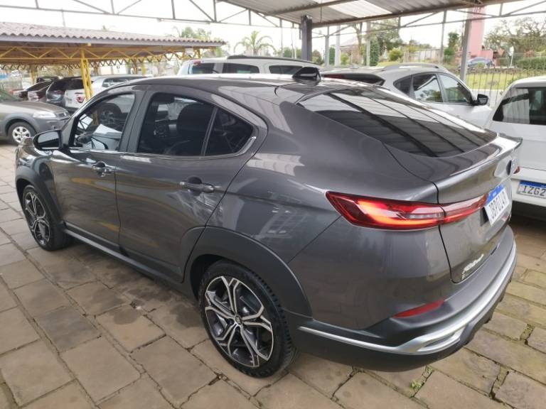 FIAT - FASTBACK - 2023/2023 - Cinza - R$ 117.000,00