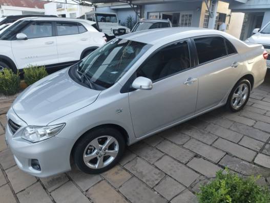 TOYOTA - COROLLA - 2012/2013 - Prata - R$ 69.900,00