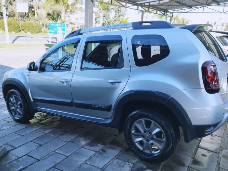 RENAULT - DUSTER - 2018/2019 - Prata - R$ 72.500,00