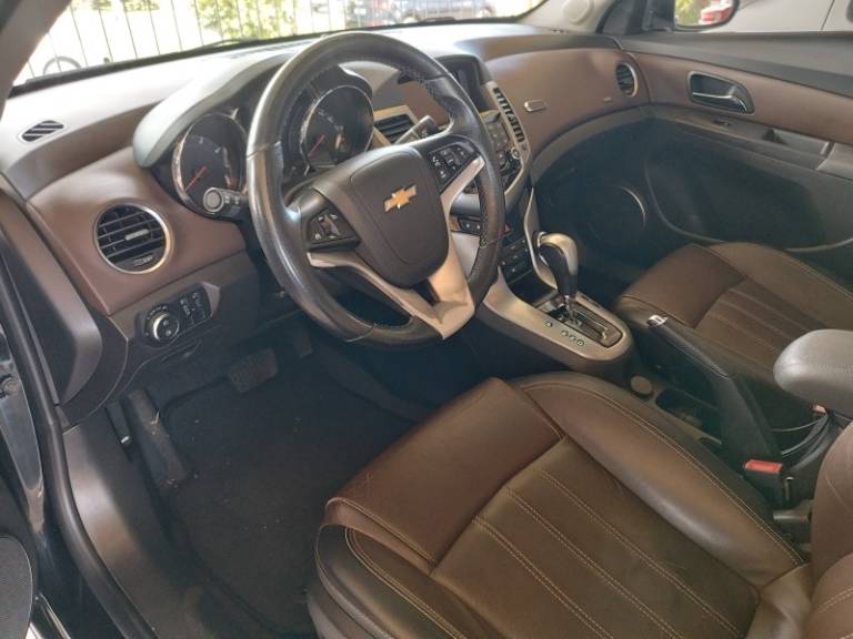 CHEVROLET - CRUZE - 2014/2015 - Preta - R$ 65.000,00