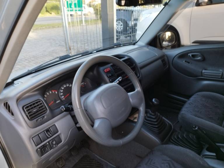 CHEVROLET - TRACKER - 2006/2007 - Prata - R$ 49.000,00