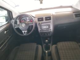 VOLKSWAGEN - FOX - 2015/2015 - Prata - R$ 46.000,00