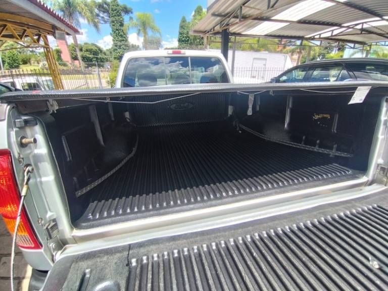 FORD - F-250 - 2001/2001 - Prata - R$ 169.000,00