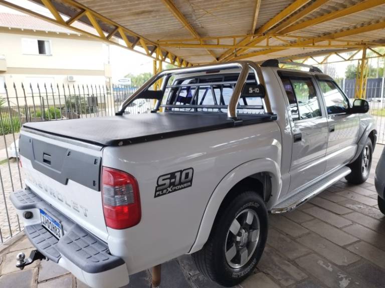 CHEVROLET - S10 - 2008/2009 - Branca - R$ 68.000,00