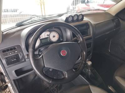 FIAT - STRADA - 2009/2010 - Bege - R$ 47.000,00