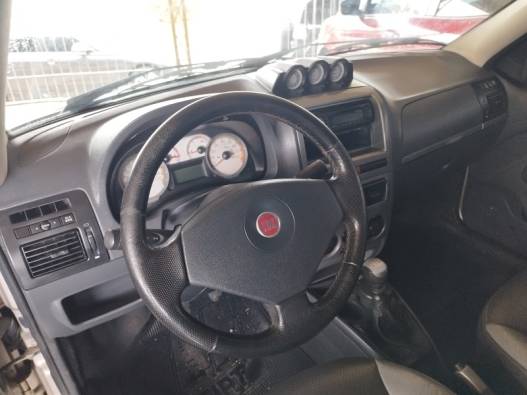 FIAT - STRADA - 2009/2010 - Bege - R$ 47.000,00