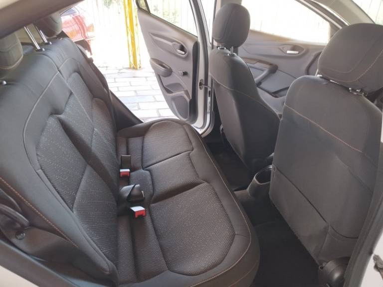 CHEVROLET - ONIX - 2014/2015 - Branca - R$ 49.900,00