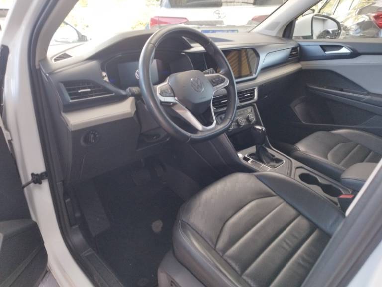 VOLKSWAGEN - TAOS - 2021/2022 - Branca - R$ 128.000,00
