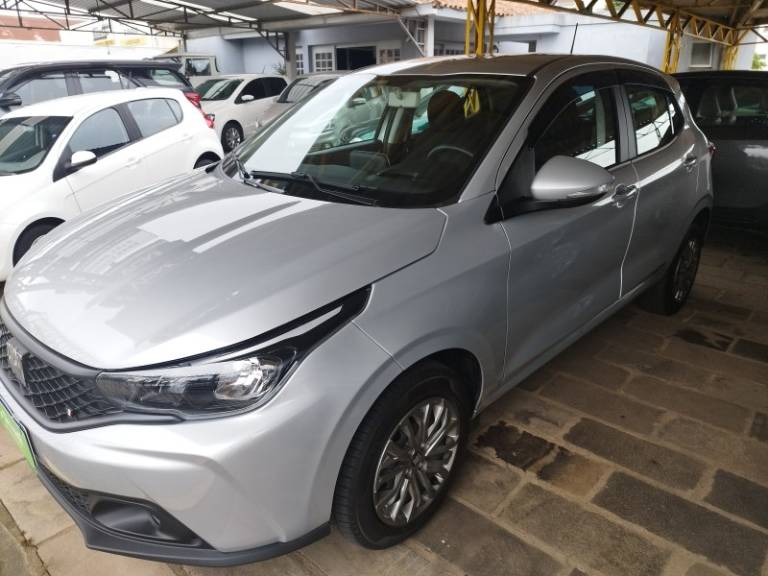 FIAT - ARGO - 2024/2025 - Prata - R$ 82.000,00