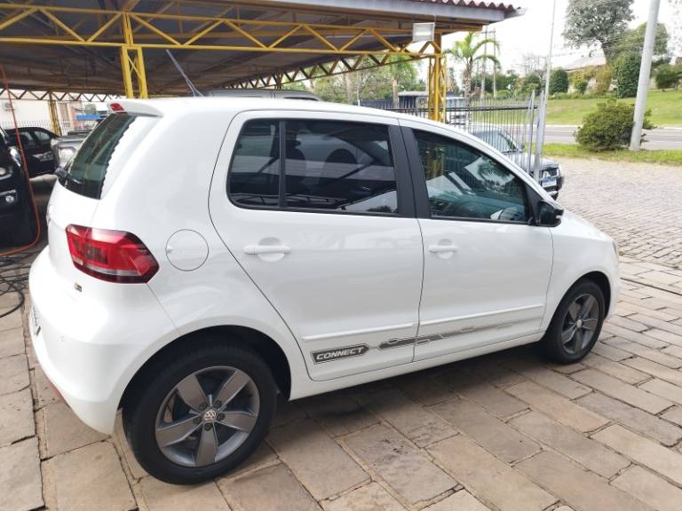 VOLKSWAGEN - FOX - 2019/2019 - Branca - R$ 61.000,00