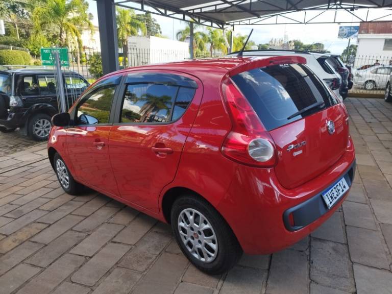 FIAT - PALIO - 2014/2015 - Vermelha - R$ 41.500,00