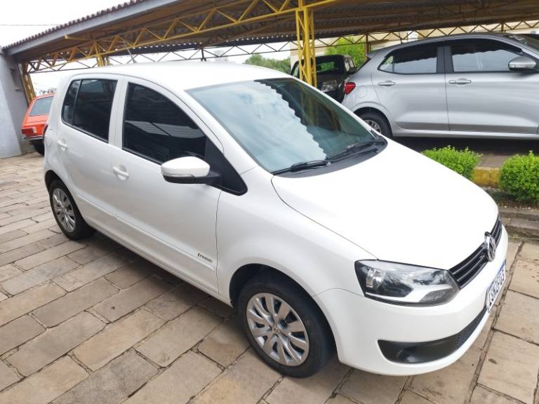 VOLKSWAGEN - FOX - 2011/2012 - Branca - R$ 34.500,00