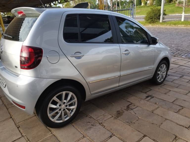 VOLKSWAGEN - FOX - 2013/2014 - Cinza - R$ 44.000,00