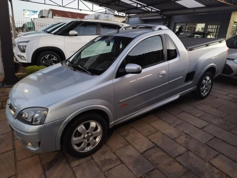 CHEVROLET - MONTANA - 2009/2010 - Prata - R$ 44.000,00