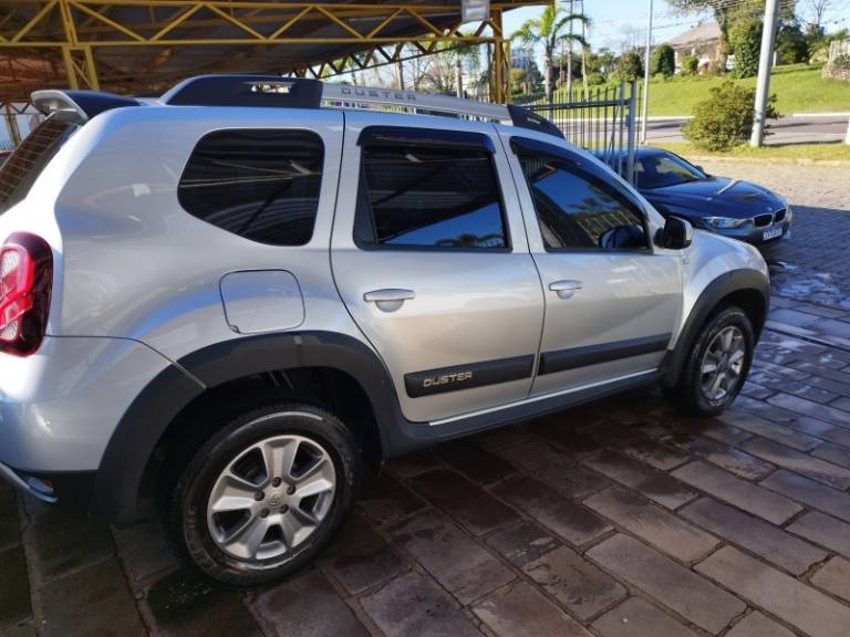 RENAULT - DUSTER - 2018/2019 - Prata - R$ 72.500,00