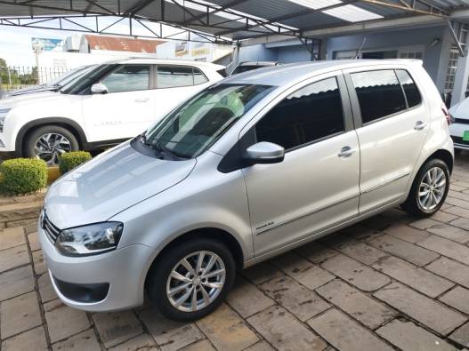 VOLKSWAGEN - FOX - 2013/2014 - Cinza - R$ 44.000,00