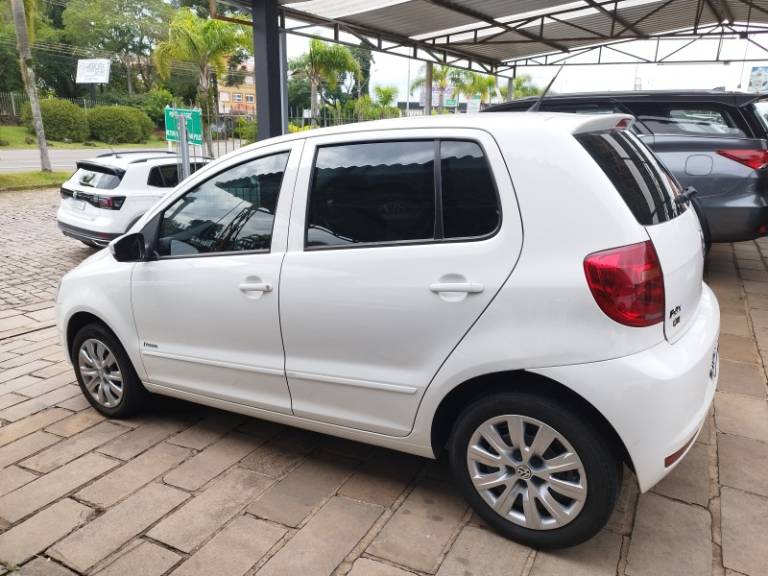 VOLKSWAGEN - FOX - 2011/2012 - Branca - R$ 34.500,00