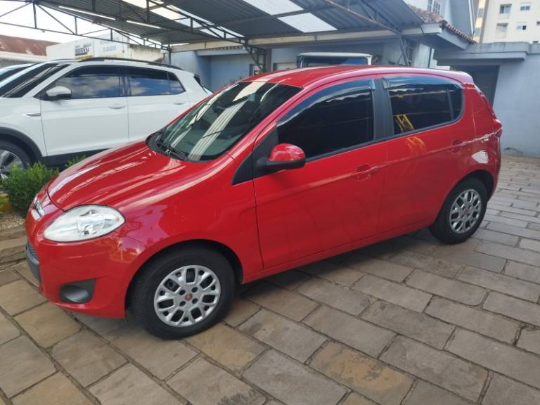 FIAT - PALIO - 2014/2015 - Vermelha - R$ 41.500,00