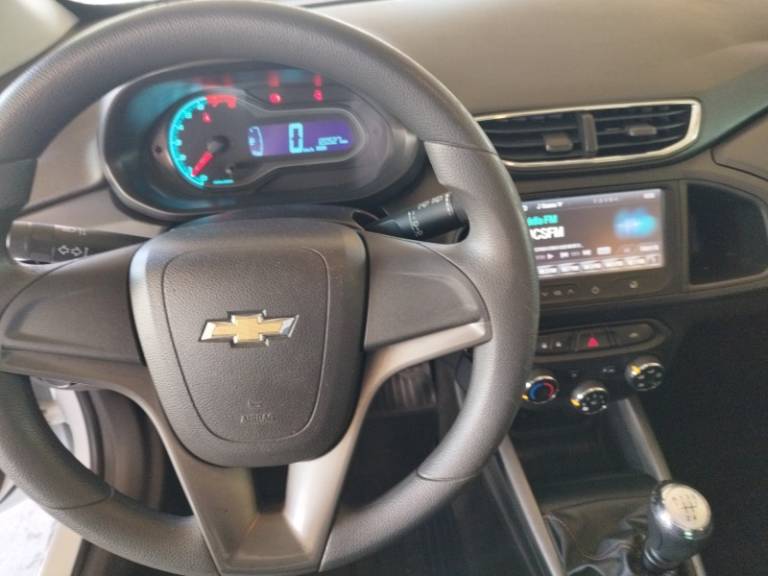CHEVROLET - ONIX - 2014/2015 - Branca - R$ 49.900,00