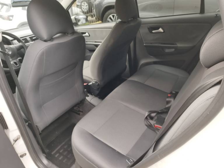 VOLKSWAGEN - FOX - 2011/2012 - Branca - R$ 34.500,00