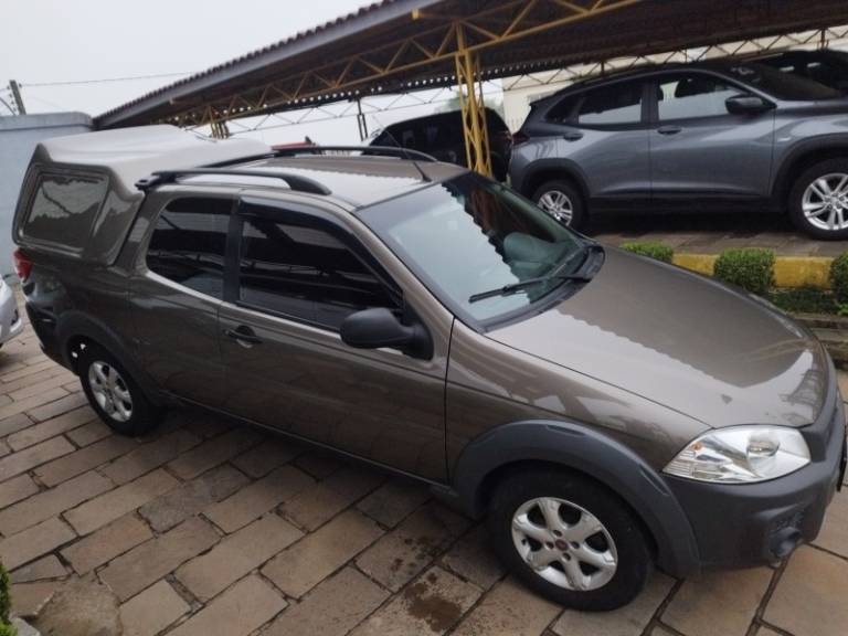 FIAT - STRADA - 2014/2014 - Marrom - R$ 55.000,00